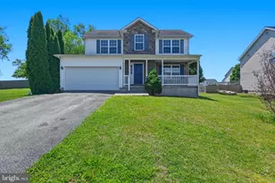 251 Thayers Gull Dr, Martinsburg, WV 25405 - Photo 1