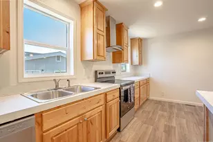 305 Bush St, Greenville, CA 95947 - Photo 8