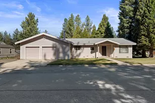 181 E Magnolia Ave, Portola, CA 96122 - Photo 2