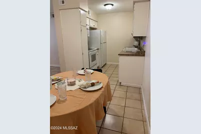 441 W Yucca Court #201, Tucson, AZ 85704 - Photo 2