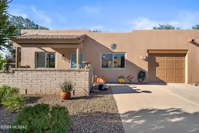997 W Camino Erranle, Green Valley, AZ 85614 - Photo 2