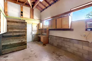 1915 S Cody Loop Rd, Oracle, AZ 85623 - Photo 46