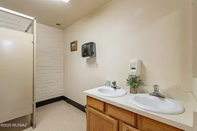 1100 W Calle Privada, Sahuarita, AZ 85629 - Photo 16