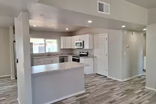 6932 E 4th St, Tucson, AZ 85710 - Photo 12