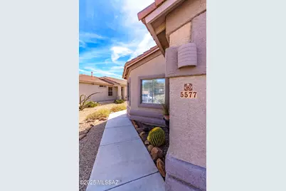 5577 W Painted Cliff Drive, Marana, AZ 85658 - Photo 6