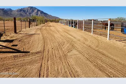 12440 S Coleman Road, Tucson, AZ 85735 - Photo 8