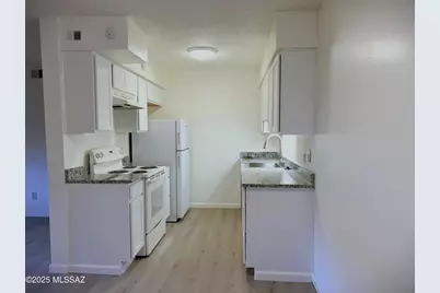 471 W Yucca Court #313, Tucson, AZ 85704 - Photo 4