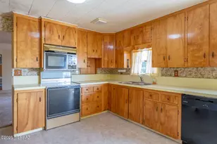 3923 W Thompson Rd, Elfrida, AZ 85610 - Photo 14