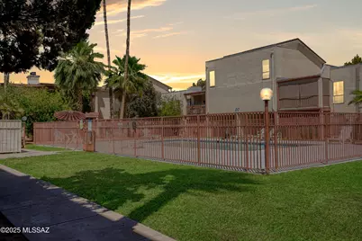1600 N Wilmot Road #UNIT 327, Tucson, AZ 85712 - Photo 18