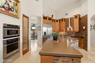 12137 N Solitude Ridge Pl, Tucson, AZ 85755 - Photo 10