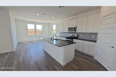 14138 E Canidae Drive E, Vail, AZ 85641 - Photo 2