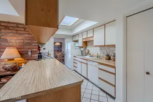 723 S Los Zafiros, Green Valley, AZ 85614 - Photo 10