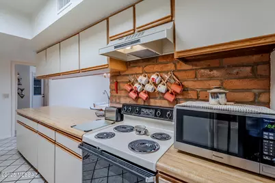 723 S Los Zafiros, Green Valley, AZ 85614 - Photo 12