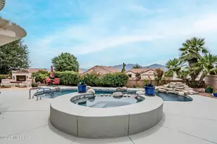 2723 S Chipshot Dr, Green Valley, AZ 85614 - Photo 32