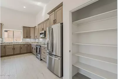 121 W Calle Escudilla, Green Valley, AZ 85614 - Photo 14