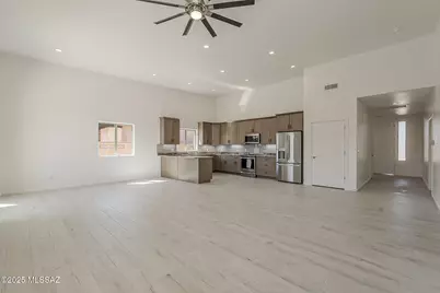 121 W Calle Escudilla, Green Valley, AZ 85614 - Photo 4