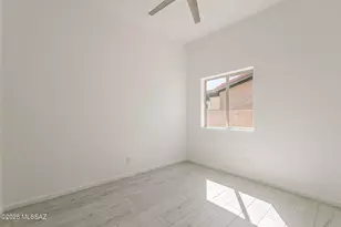 121 W Calle Escudilla, Green Valley, AZ 85614 - Photo 28