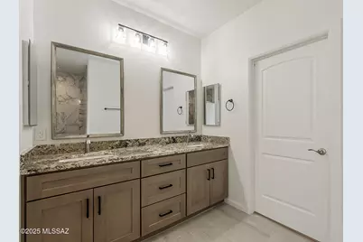121 W Calle Escudilla, Green Valley, AZ 85614 - Photo 20