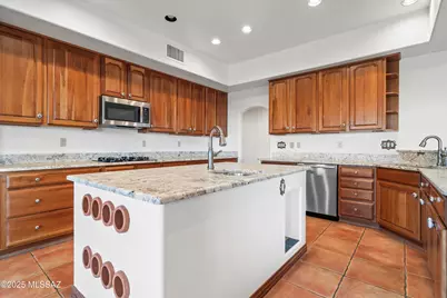 5480 W Sharpshooter Court, Tucson, AZ 85743 - Photo 16