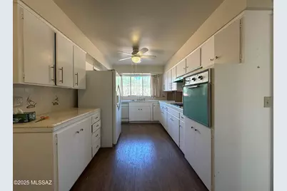 9745 N Calle Loma Linda, Oro Valley, AZ 85737 - Photo 16