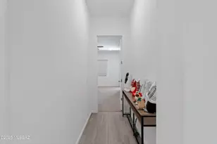 10630 N Iron Peak Dr, Tucson, AZ 85742 - Photo 16