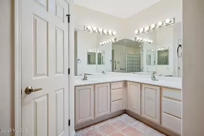 1044 W Camino Del Desierto, Green Valley, AZ 85614 - Photo 30