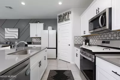 12481 W Mieko Lane, Marana, AZ 85653 - Photo 10