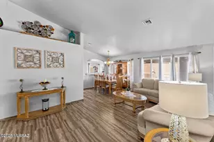 8902 N Soft Winds Dr, Tucson, AZ 85742 - Photo 4