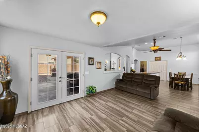 8902 N Soft Winds Drive, Tucson, AZ 85742 - Photo 8