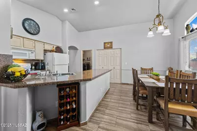 8902 N Soft Winds Drive, Tucson, AZ 85742 - Photo 10
