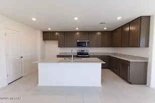 9571 E Wynalda Dr, Tucson, AZ 85747 - Photo 2