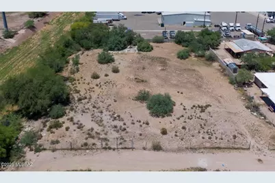 1750 W Riverview Boulevard #1, Tucson, AZ 85745 - Photo 1