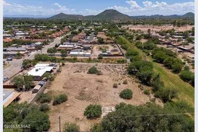 1750 W Riverview Boulevard #1, Tucson, AZ 85745 - Photo 4