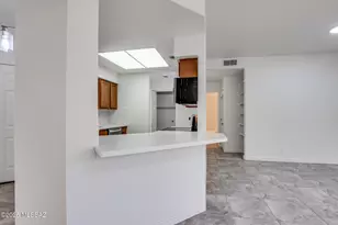 6655 N Canyon Crest Dr, Tucson, AZ 85750 - Photo 8