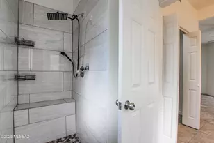 6655 N Canyon Crest Dr, Tucson, AZ 85750 - Photo 22