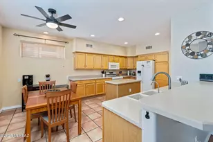 7831 E Solace Pl, Tucson, AZ 85750 - Photo 10