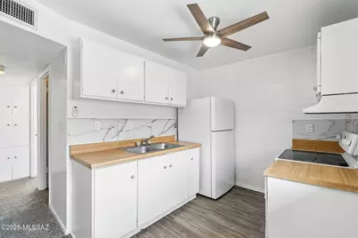 1470 S Palo Verde Avenue #J213, Tucson, AZ 85713 - Photo 10