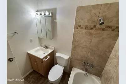 6648 E Calle La Paz #UNIT B, Tucson, AZ 85715 - Photo 14