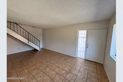 6648 E Calle La Paz #UNIT B, Tucson, AZ 85715 - Photo 2