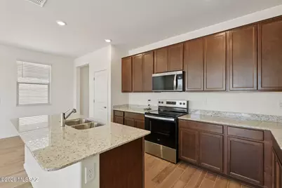 921 W Calle Alta Curva, Sahuarita, AZ 85629 - Photo 2