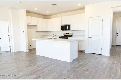 865 W Calle Alta Curva, Sahuarita, AZ 85629 - Photo 2