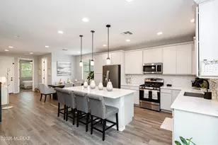 7749 S Crested Spring Dr, Tucson, AZ 85757 - Photo 2