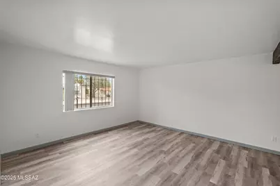 1000 S La Higuera, Green Valley, AZ 85614 - Photo 10