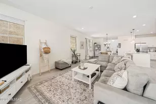 385 N Spring Flower Dr, Tucson, AZ 85748 - Photo 10