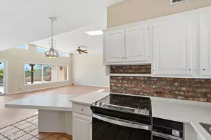 641 S Los Diamantes, Green Valley, AZ 85614 - Photo 10