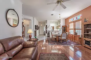 542 W Riverdale Ct, Green Valley, AZ 85614 - Photo 2