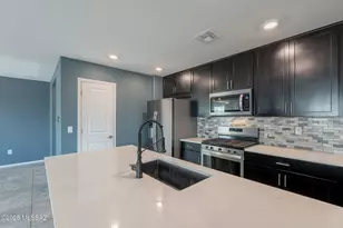 8042 S Golden Bell Dr, Tucson, AZ 85747 - Photo 16