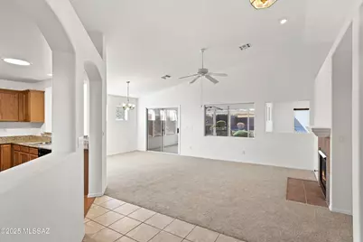 1755 N VÃ­a Cananea, Green Valley, AZ 85614 - Photo 6