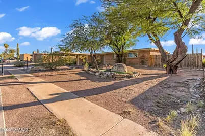 508 S Staunton Drive, Tucson, AZ 85710 - Photo 2