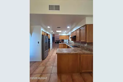 648 S Placita Prosperidad, Green Valley, AZ 85614 - Photo 2